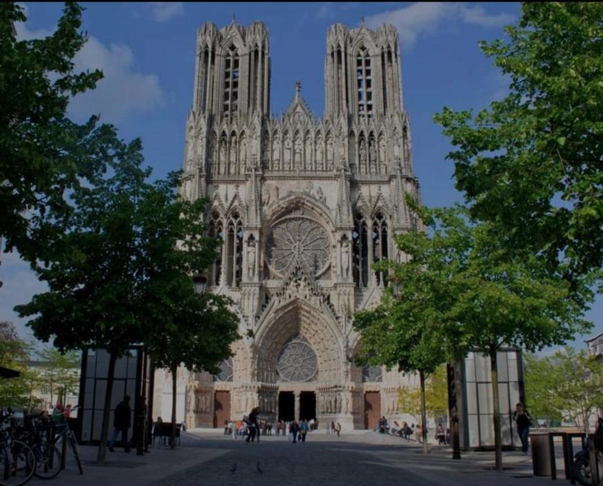La Place Des Sacres, Proche Gare Et Centre แร็งส์ ภายนอก รูปภาพ